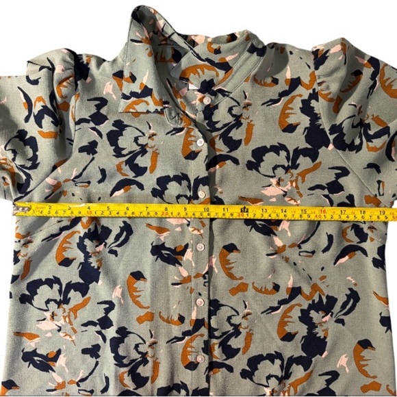 Nine West Green Floral Shirt Blouse Size Medium Abstract Button Tie Front SKU 9 - Picture 5 of 10